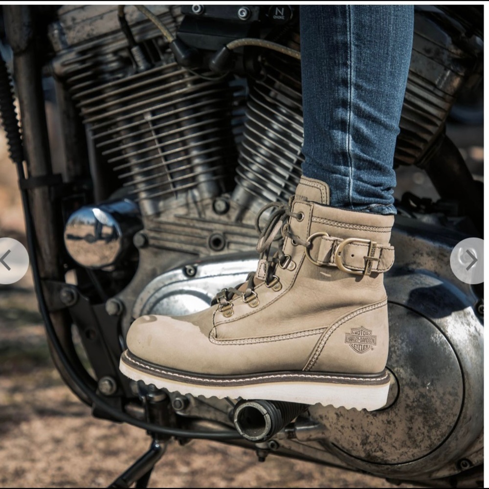 Harley-Davidson Women’s Beige Lace-Up Moto Boot